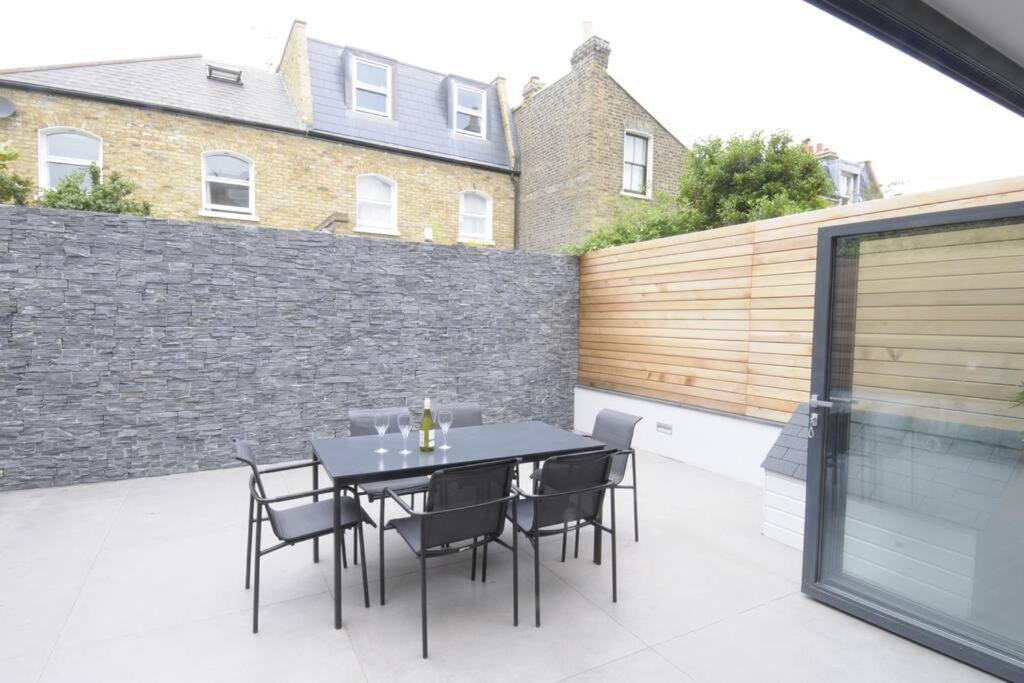 Four Bedroom Modern Victorian Wandsworth House London Exterior foto