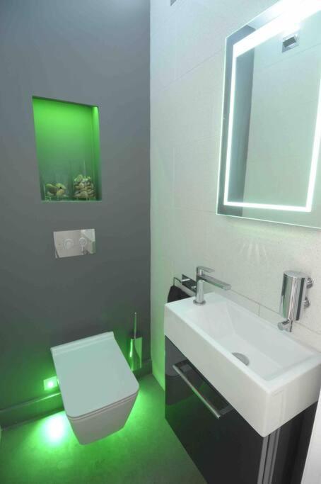 Four Bedroom Modern Victorian Wandsworth House London Exterior foto